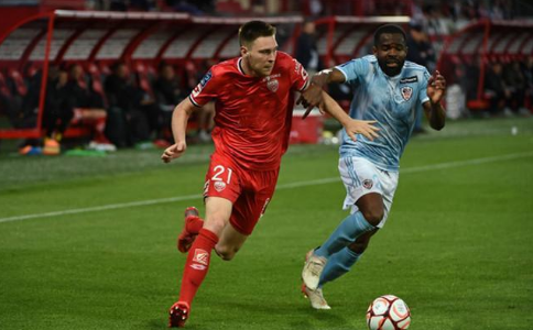 出征世界杯附加赛之前，意大利国家队发布全新客场球衣